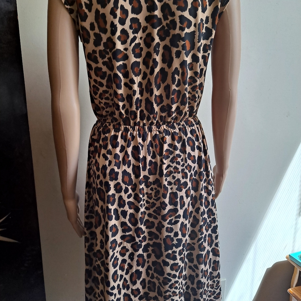 WORTHINGTON DRESS - Picture 4 of 9
